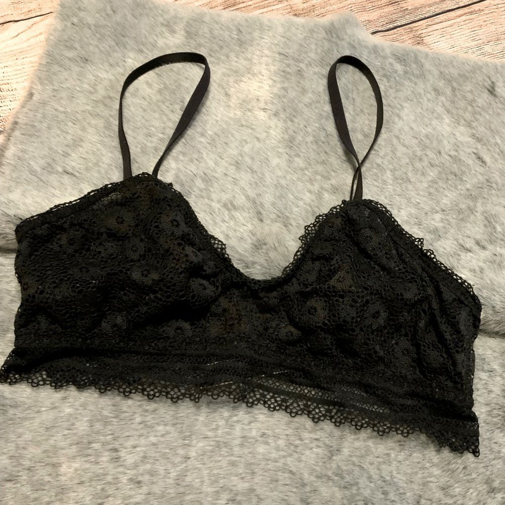 Victoria’s Secret Black Lace Bralette Size S